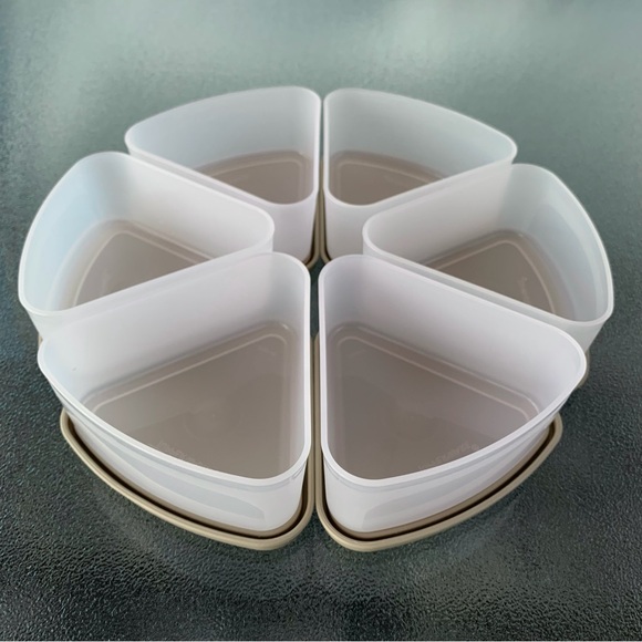 Tupperware Sprinkles Spice Pie Wedge Containers and Grey/Beige Lids ~ Set of 6 - Picture 3 of 7
